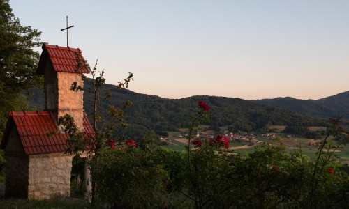 kapelica in sobenja vas